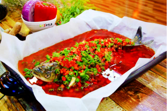 一个还在不断火热的餐饮创业项目------纸上烤鱼