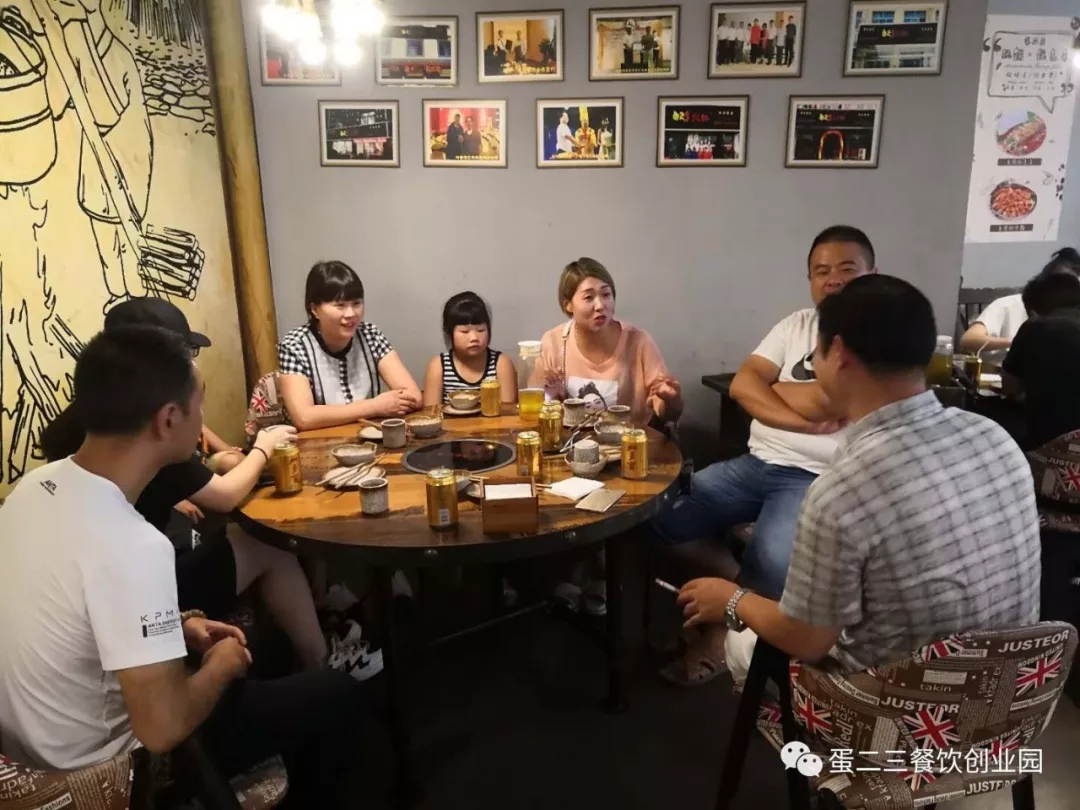 【欢迎】陕西镇平韩总一行人到访公司考察石头餐饮!