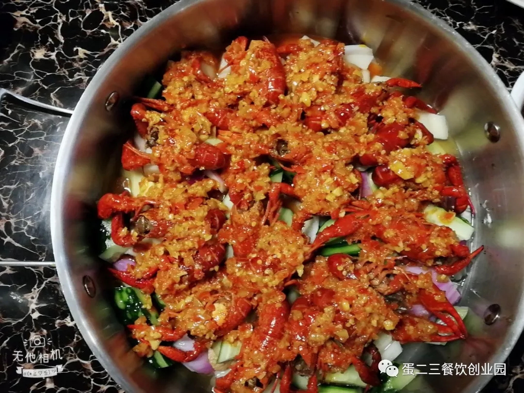 今天吃什么?你想吃的东西这个锅里都能满足你的食欲~
