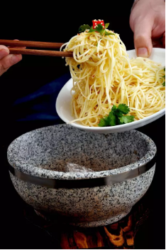 美食|蛋二三小面,隔着屏幕都闻到了香味!