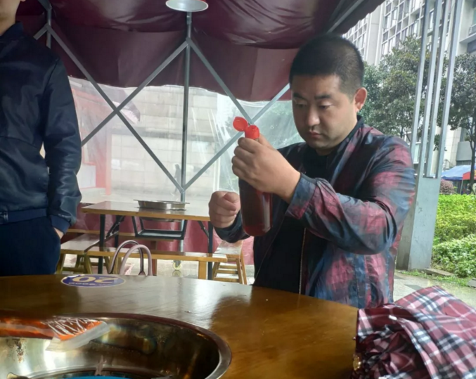 串串大奥秘,快来围观~欢迎陕西安康张总连夜到访公司洽谈子公司项目!