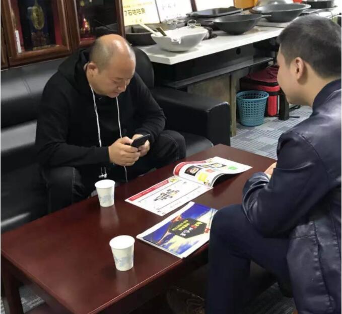 石头餐饮|让你坐不住的火爆项目!欢迎河北邢台许总到访公司考察小面,纸包鱼项目!