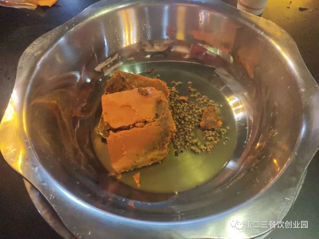 这才是小郡肝真正的姿势,维权不停,签约不断!