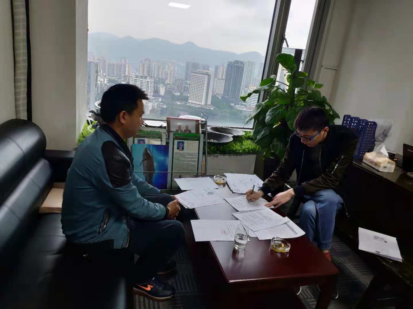 “小郡肝”新动态，签约不停，共同维护真正品牌效益！