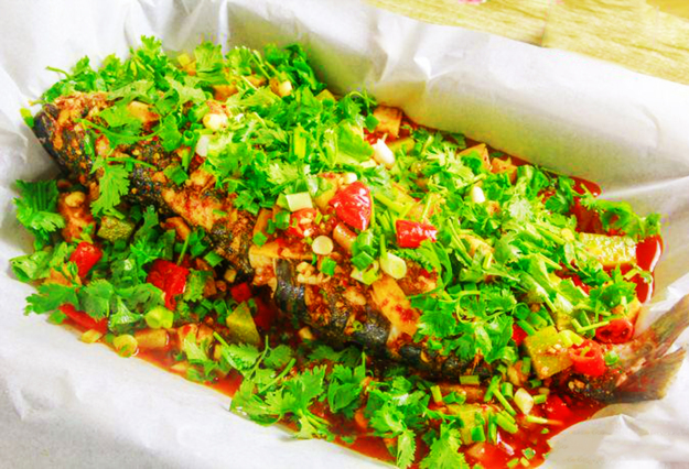 【欢迎】重庆江津李姐莅临本公司考察纸包鱼项目！